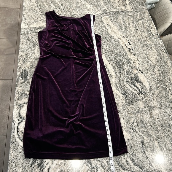 Jessica, size 10 purple sleeveless velour dress with stretch and ruching - Picture 3 of 9